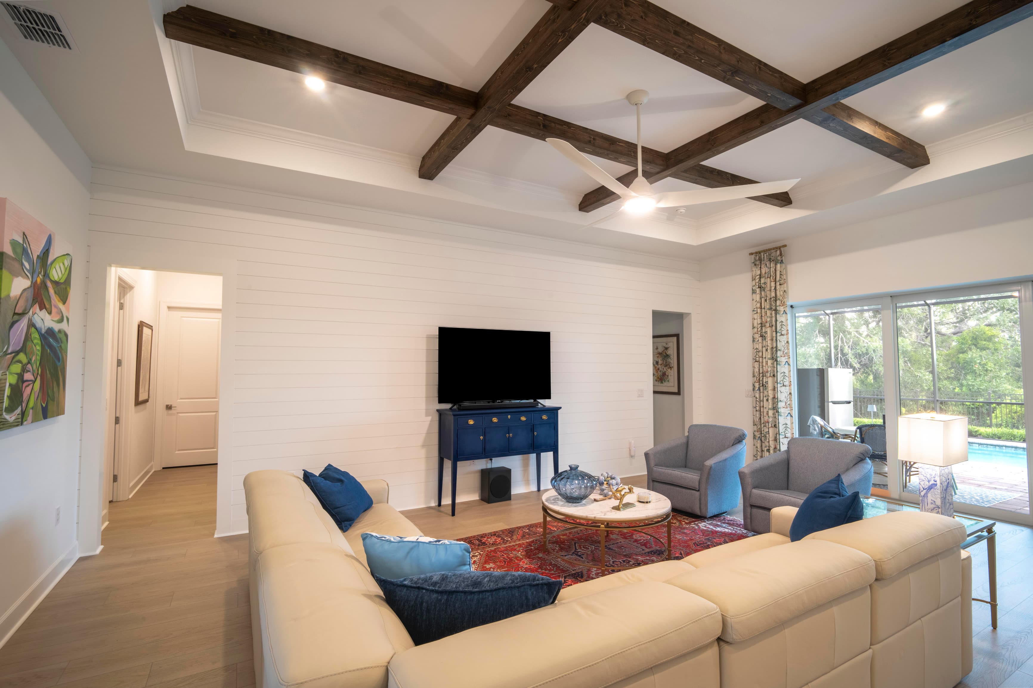 Accent wall design with strong focal point